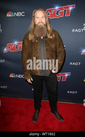 Hollywood, Ca. 10 Sep, 2019. Chris Kläfford, bei "America's Got Talent" Saison 14 Live Show Roter Teppich am Dolby Theatre in Hollywood, Kalifornien am 10. September 2019. Credit: Faye Sadou/Medien Punch/Alamy leben Nachrichten Stockfoto