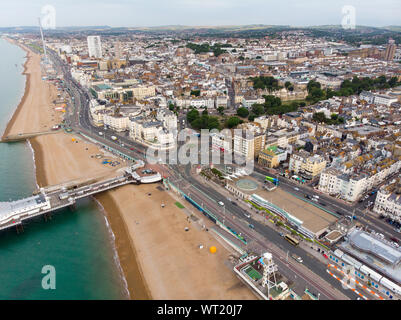 Luftbild des Brighton Strand und Küste entfernt an der Südküste von England UK das ist ein Teil der Stadt Brighton und Hove auf Stockfoto