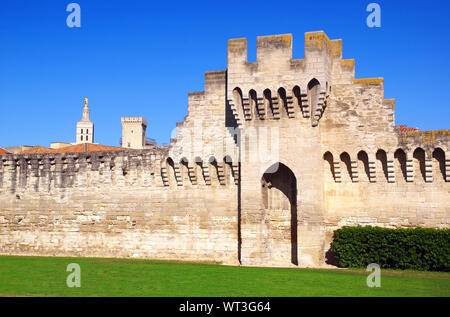 Stadtmauer von Avignon in der Provence, Frankreich. Stockfoto