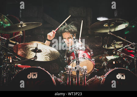 September 10th, 2019-Drummer Glen Sobel live zusammen mit Alice Cooper am Pala Alpitour in Turin. Stockfoto