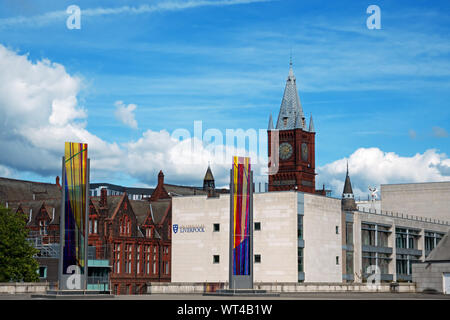 Die Victoria Building Tower der Universität Liverpool, auch als die roten Backstein Universität bekannt, an der Ecke der Brownlow Hill und Ashton Straße. Stockfoto