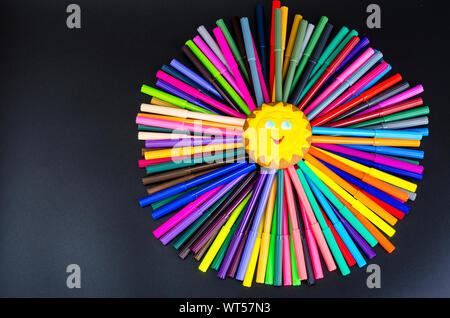 Abstraktion Sonne von Markierungen, Schule Konzept. Studio Foto Stockfoto