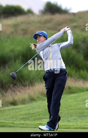 Das Team Europa Azahara Munoz Stücke weg die 9. Während der Vorschau Tag drei der Solheim Cup 2019 in Gleneagles Golf Club, Auchterarder. Stockfoto