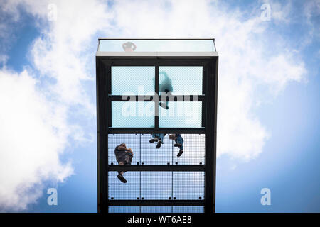 Skywalk der Wilhelmina Turm auf dem höchsten Punkt der Niederlande in Vaals, drei-punkt Deutschland, Niederlande, Belgien. Skywalk des Wilh Stockfoto