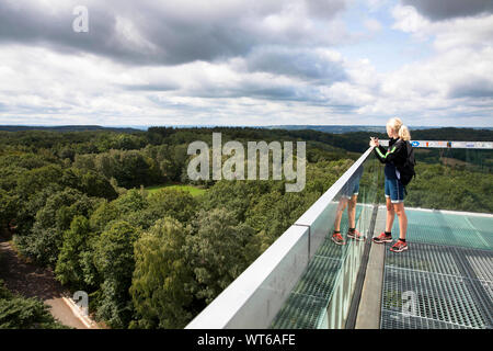 Skywalk der Wilhelmina Turm auf dem höchsten Punkt der Niederlande in Vaals, drei-punkt Deutschland, Niederlande, Belgien. Skywalk des Wilh Stockfoto