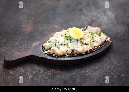 Huhn Malai Tikka auf ein warmes Gericht Stockfoto