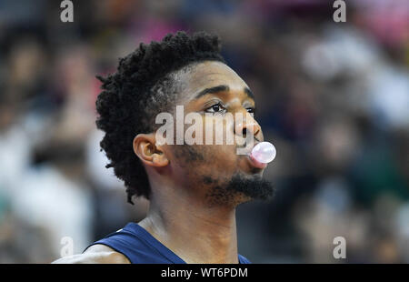 Dongguan, Guangdong Provinz Chinas. 11 Sep, 2019. Donovan Mitchell in den Vereinigten Staaten bereitet sich auf das Viertelfinale zwischen den Vereinigten Staaten und Frankreich an der FIBA WM 2019 in Dongguan, Provinz Guangdong im Süden Chinas, Sept. 11, 2019. Credit: Xue Yubin/Xinhua/Alamy leben Nachrichten Stockfoto