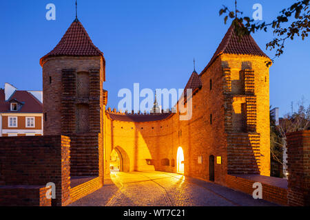 Dawn im Barbican in der Warschauer Altstadt, Polen. Stockfoto