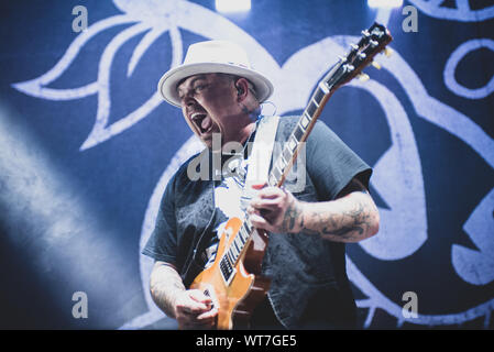 Torino, Italien. 10 Sep, 2019. September 10th, 2019 - Chris Robertson, Sänger und Gitarrist der US-Band Black Stone Cherry, führt live am Pala Alpitour in Turin, Öffnung für Alice Cooper (Foto von Alessandro Bosio/Pacific Press) Quelle: Pacific Press Agency/Alamy leben Nachrichten Stockfoto