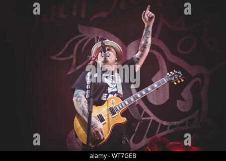 Torino, Italien. 10 Sep, 2019. September 10th, 2019 - Chris Robertson, Sänger und Gitarrist der US-Band Black Stone Cherry, führt live am Pala Alpitour in Turin, Öffnung für Alice Cooper (Foto von Alessandro Bosio/Pacific Press) Quelle: Pacific Press Agency/Alamy leben Nachrichten Stockfoto