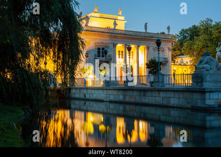 Schloss auf der Insel in Lazienki Park, Warschau, Polen. Stockfoto