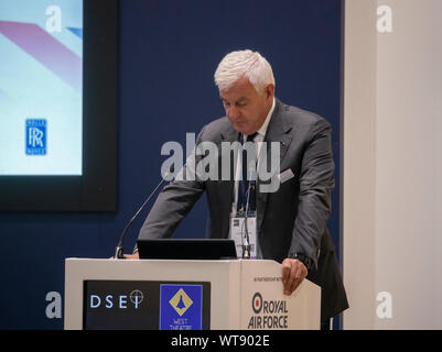 ExCel, London, UK. 11. September 2019. Defence and Security Equipment International (DSEI) Event Tag 2 mit Sprecher Alessandro Profumo, CEO von Leonardo. Credit: Malcolm Park/Alamy Leben Nachrichten. Stockfoto