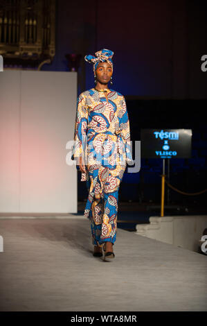 Designer zeigen ihre neuesten Kollektionen auf dem Laufsteg in London African Fashion Week. Freimaurer Hall London. 10,08.19 Mit: Catwalk Modelle Wo: London, Großbritannien Wann: 11 Aug 2019 Quelle: WENN.com Stockfoto