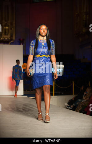 Designer zeigen ihre neuesten Kollektionen auf dem Laufsteg in London African Fashion Week. Freimaurer Hall London. 10,08.19 Mit: Catwalk Modelle Wo: London, Großbritannien Wann: 11 Aug 2019 Quelle: WENN.com Stockfoto