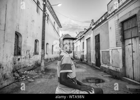 Junge in die Kolonialstadt Penedo, nördliche Brasilien Stockfoto