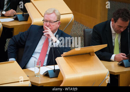 Edinburgh, Großbritannien. 5. September 2019. Im Bild: (L-R) Jackson Carlaw MSP-Interim Partei; Maurice Inhaber MSP-Parteichef Peitsche. Herr Carlaw antwortete der FM, "Wir respektieren die Ergebnisse aller Volksabstimmungen - die Ersten Minister sollten es versuchen." Herr Carlaw übernimmt von Ruth Davidson MSP, der Leader in der letzten Woche am 29. August stand, nachdem die Partei für 9 Jahre. Colin Fisher/CDFIMAGES.COM Stockfoto