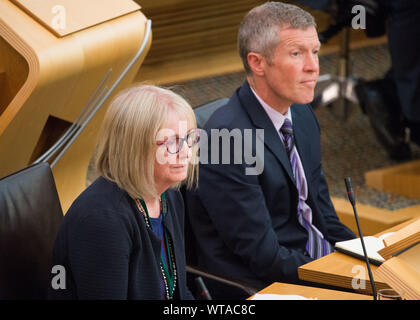 Edinburgh, Großbritannien. 5. September 2019. Bild: (links) Beatrice Wishart MSP; (rechts) Willie Rennie MSP. Der neu gewählte MSP für Shetland, Beatrice Wishart, nach der Sitzung Liberaldemokratischen Tavish Scott MSP befand, die das Erzwingen einer bye Wiederwahl für Shetland. Colin Fisher/CDFIMAGES.COM Stockfoto