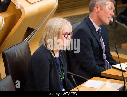 Edinburgh, Großbritannien. 5. September 2019. Bild: (links) Beatrice Wishart MSP; (rechts) Willie Rennie MSP. Der neu gewählte MSP für Shetland, Beatrice Wishart, nach der Sitzung Liberaldemokratischen Tavish Scott MSP befand, die das Erzwingen einer bye Wiederwahl für Shetland. Colin Fisher/CDFIMAGES.COM Stockfoto