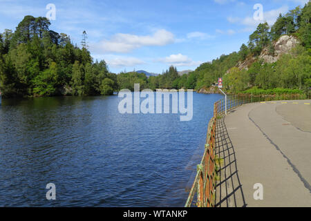 Blick auf Loch Katrine im Loch Lomond und Trossachs National Park in der Nähe der Perthshire Stadt Aberfoyle Stockfoto