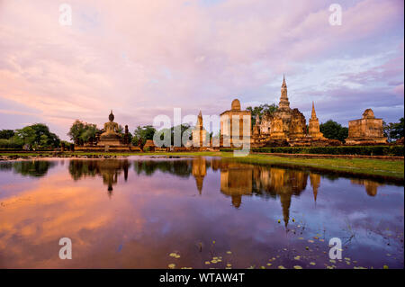 Dämmerung in Sukhothai Historical Park Stockfoto