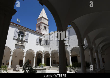 Piran, Slowenien die Kreuzgänge des Heiligen Franziskus Kloster, Piran, Slowenien, Europa Stockfoto