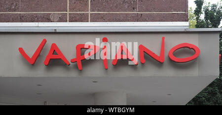 BONN, Deutschland - ca. August 2019: Vapiano Zeichen Stockfoto