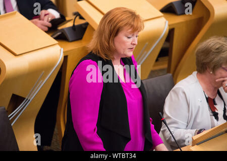 Edinburgh, Großbritannien. 5. September 2019. Im Bild: Emma Harper MSP für Süden Schottland. Schottische Regierung Debatte: die Vermeidung einer No Deal Ausfahrt aus der EU. Das Parlament stimmt zu, dass die UK sollte unter keinen Umständen der EU auf einem Nicht-deal Basis verlassen, und verurteilt die Federung des Premierminister des britischen Parlaments ab 9. September bis 14. Oktober 2019. Das Ergebnis der Division ist: Für 87 gegen 28, Enthaltungen 0. Colin Fisher/CDFIMAGES.COM Stockfoto