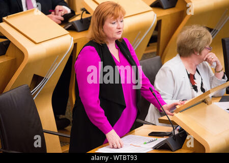 Edinburgh, Großbritannien. 5. September 2019. Im Bild: Emma Harper MSP für Süden Schottland. Schottische Regierung Debatte: die Vermeidung einer No Deal Ausfahrt aus der EU. Das Parlament stimmt zu, dass die UK sollte unter keinen Umständen der EU auf einem Nicht-deal Basis verlassen, und verurteilt die Federung des Premierminister des britischen Parlaments ab 9. September bis 14. Oktober 2019. Das Ergebnis der Division ist: Für 87 gegen 28, Enthaltungen 0. Colin Fisher/CDFIMAGES.COM Stockfoto