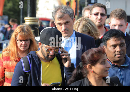 Westminster, London, 11. Sep 2019. Julian Smith, der Staatssekretär für Nordirland Spaziergänge in die Häuser des Parlaments heute Nachmittag. Credit: Imageplotter/Alamy leben Nachrichten Stockfoto