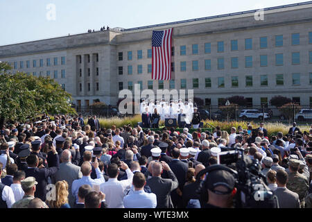 Washington, USA. 11 Sep, 2019. Eine Zeremonie markiert den 18. Jahrestag der Anschläge des 11. September ist im Pentagon in Arlington, Virginia, in den Vereinigten Staaten gehalten, Sept. 11, 2019. Quelle: Liu Jie/Xinhua/Alamy leben Nachrichten Stockfoto