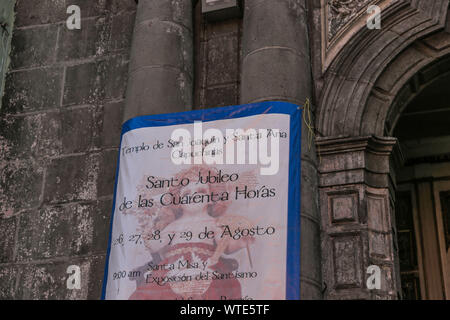 Tempel von San Joaquin und Santa Ana Capuchinas in Puebla de Zaragoza, Mexiko. Puebla hat den mexikanischen Traditionen: Gastronomische, koloniale Architektur und Keramik. Malte talavera Fliesen schmücken den alten Gebäuden. Die Kathedrale von Puebla, im Stil der Renaissance, hat eine hohe Kirchturm mit Blick auf den Zocalo, dem zentralen Platz oder Zócalo. Ich historische. Architektur ist ein UNESCO-Weltkulturerbe. Sehenswürdigkeiten: Kathedrale, Tempel der Gottesmutter von Concord, ehemaligen Carolino College, Palafoxiana Bibliothek, Tempel von Santo Domingo. (© Foto: LuisGutierrez/NortePhoto.com) Templo de San Joaquin y Sant Stockfoto