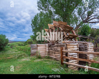 Wasserrad, John jarvie Historisches Anwesen, Braun Park, Utah. Stockfoto