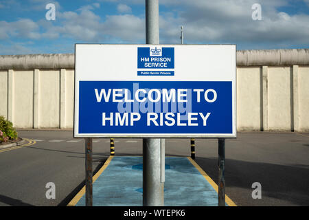 Signage für HMP Risley Gefängnis in Warrington, Großbritannien. Stockfoto