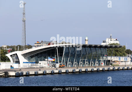 Rostock, Deutschland. 11 Sep, 2019. Der Kreuzfahrtterminal in Warnemünde. Quelle: Bernd Wüstneck/dpa-Zentralbild/ZB/dpa/Alamy leben Nachrichten Stockfoto