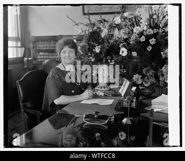 Miss Jessie Dell, Öffentlichen Dienst, Herr Kommissar, 9/18/25. Stockfoto