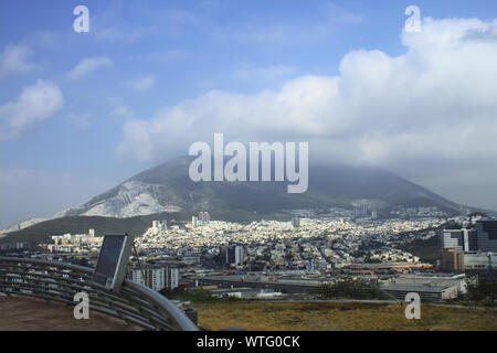 Flagstaff Aussichtspunkt in Monterrey mit Blick auf Mitras Hill Stockfoto