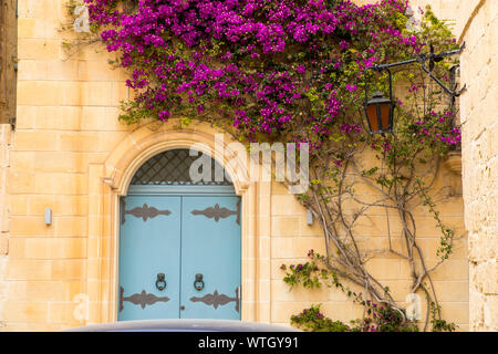 Die alte Hauptstadt der Malte, Mdina, auf einer Hochebene im Zentrum der Insel, engen Gassen, Haus Eingang, Stockfoto