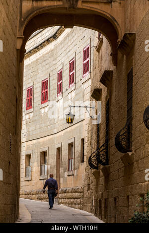 Die alte Hauptstadt der Malte, Mdina, auf einer Hochebene im Zentrum der Insel, engen Gassen, Stockfoto