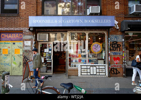 Spoonbill & Sugartown Books, 218 Bedford Avenue, Brooklyn, NY. Außenfassade eines Buchladens im Viertel Williamsburg. Stockfoto