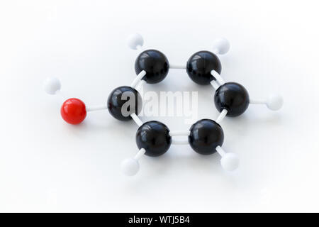 Kunststoff Kugel-und-stick Modell eines Phenol (C6H5OH), mit kekule Struktur auf einem weißen Hintergrund angezeigt. Stockfoto