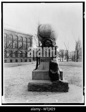 [Denkmal für Louis Daguerre am Smithsonian, Washington, D.C.]; [Denkmal für Louis Daguerre am Smithsonian, Washington, D.C.]; Stockfoto