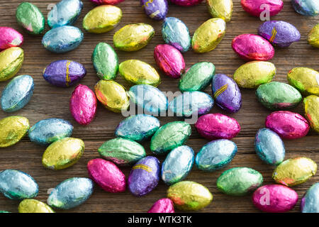 Bunte Schokolade Ostereier Stockfoto
