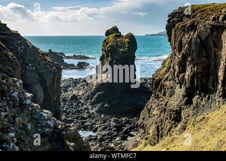 Ein Stapel auf der Halbinsel Treshnish Spaziergang entlang der Küste, auf der Insel Mull, Schottland, Großbritannien Stockfoto