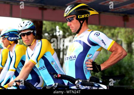 Team Astana mit Lance Armstrong bereitet sich für das Mannschaftszeitfahren in Venedig Italien Stockfoto