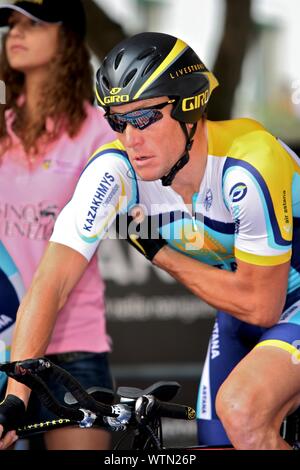 Team Astana mit Lance Armstrong bereitet sich für das Mannschaftszeitfahren in Venedig Italien Stockfoto