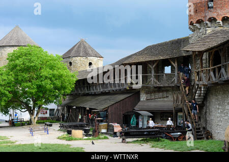 Kamjanez-podilskyj (Kamyanets-Podilsky, Kamynets): Schloss Hof, Städte Oblast, Ukraine Stockfoto