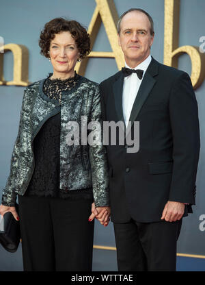 London, Großbritannien. 09 Sep, 2019. Olwen und Kevin Doyle besuchen die Weltpremiere von Downton Abtei am Leicester Square in London. Credit: SOPA Images Limited/Alamy leben Nachrichten Stockfoto