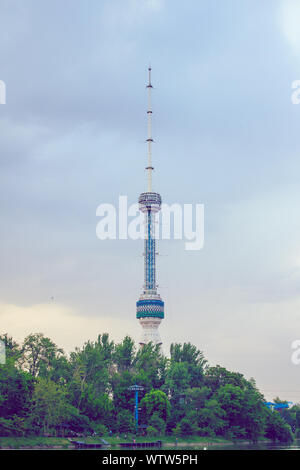 Fernsehturm in Taschkent, Usbekistan im Sommer Stockfoto