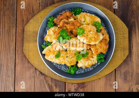 Die koteletts von Hackfleisch/Faschiertem in den Teig. Foto Stockfoto