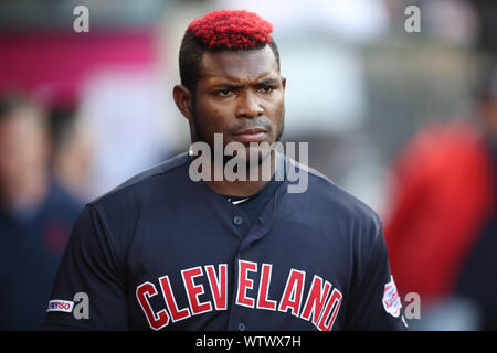 September 11, 2019: Cleveland Indians rechter Feldspieler Yasiel Puig (66) Wanderungen durch das dugout während des Spiels zwischen der Cleveland Indians und der Präfektur Aichi im Angel Stadium in Anaheim, CA, (Foto von Peter Joneleit, Cal Sport Media) Stockfoto